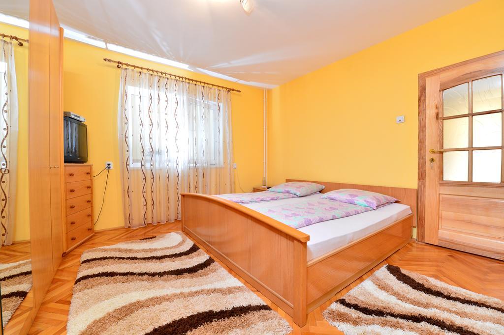 Casa Vio Hotel Haţeg Buitenkant foto